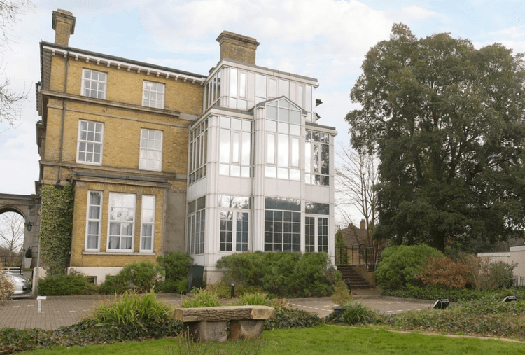 Heathland Court-main-image