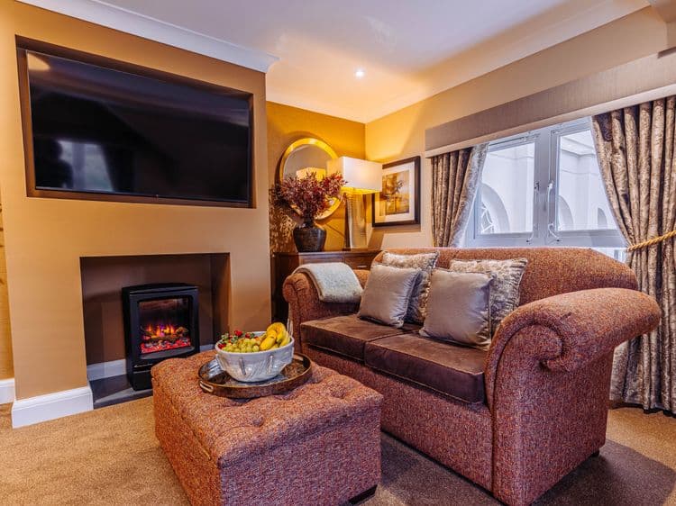 Bushey House Beaumont Care Home, Bushey, WD23 1QN
