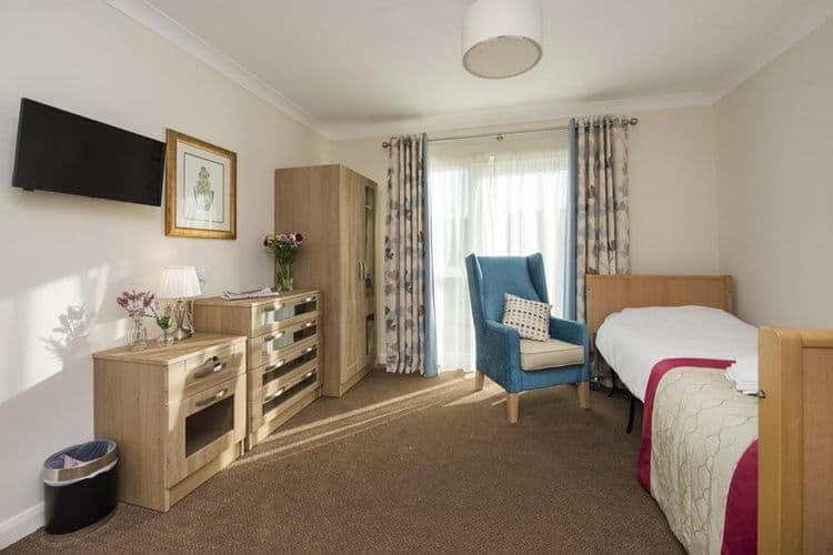 Oak House Care Home, Slough, SL2 4FA