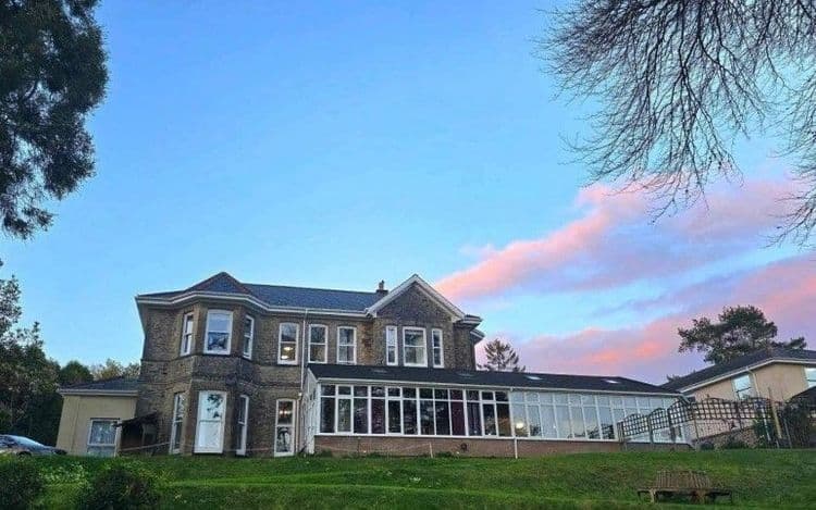 Chollacott House-main-image