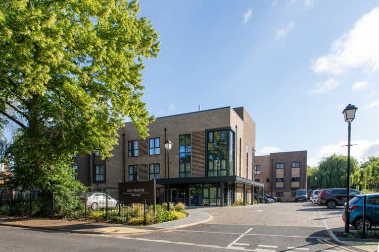 Lea Grange-main-image