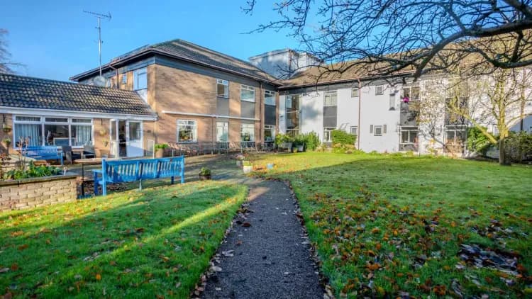 Cromwell House-main-image