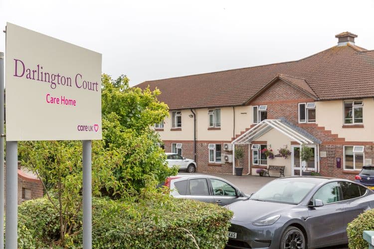 Darlington Court-main-image