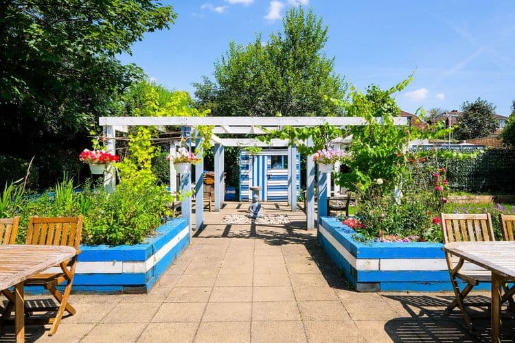 Dell Field Court Care Home, London, N3 2DY
