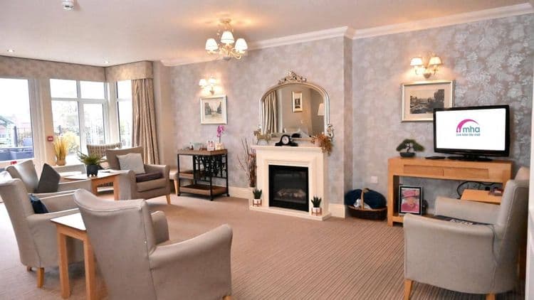 Mapplewell Manor-main-image