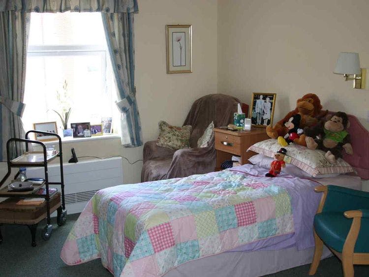 Falcon House Care Home, Nottingham, NG9 1FX