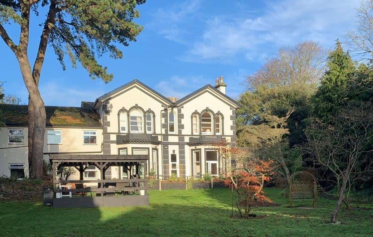Greycliffe Manor-main-image