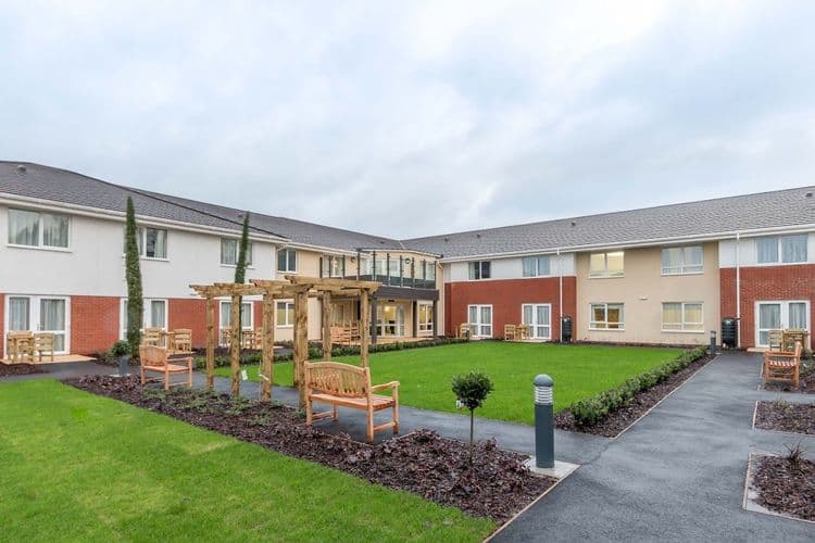 Glastonbury Court-main-image
