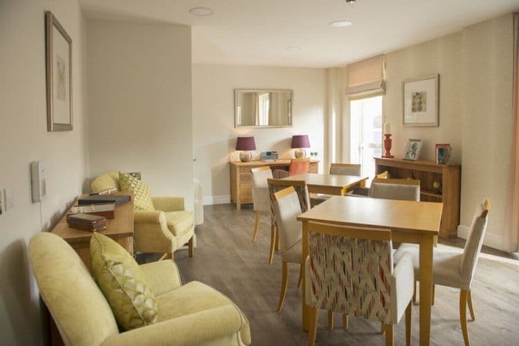 Glenhills Court - Resale Care Home