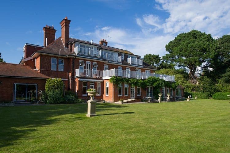 Glenhurst Manor-main-image