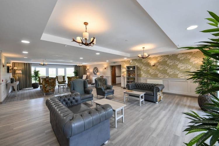 Grosvenor Manor-main-image