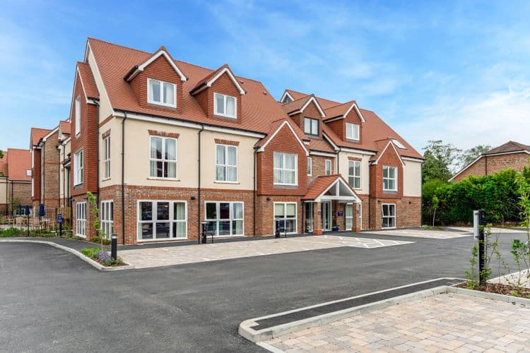 Hindhead Place -main-image