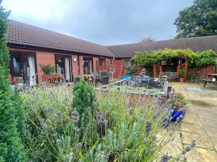 Willow Court-main-image