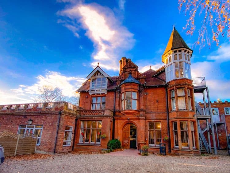 Braydeston Court-main-image
