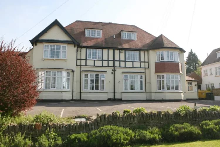 Brompton House-main-image