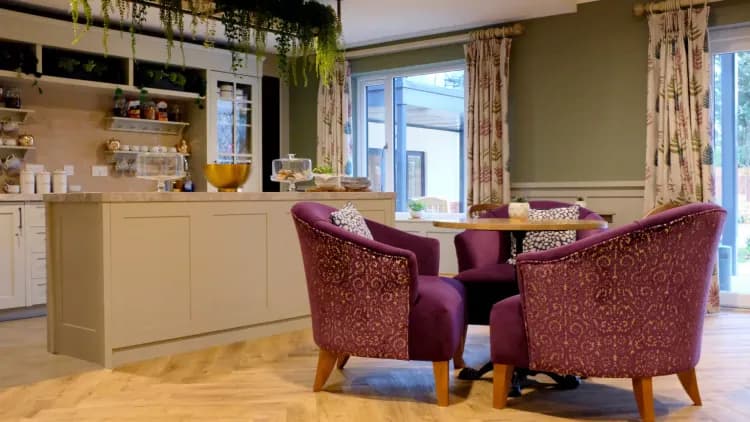 Mantles Court-main-image