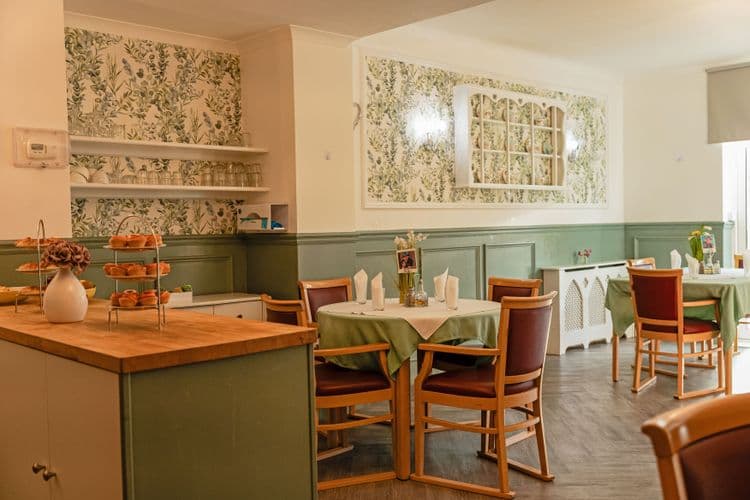 Minchenden Lodge Care Home, London, N14 6DD