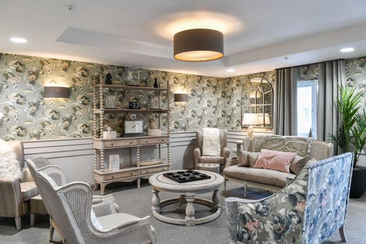 Statham Manor-main-image
