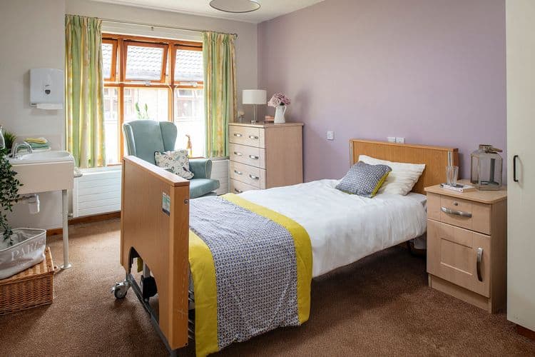 Lake House Care Home, Banbury, OX17 3NG
