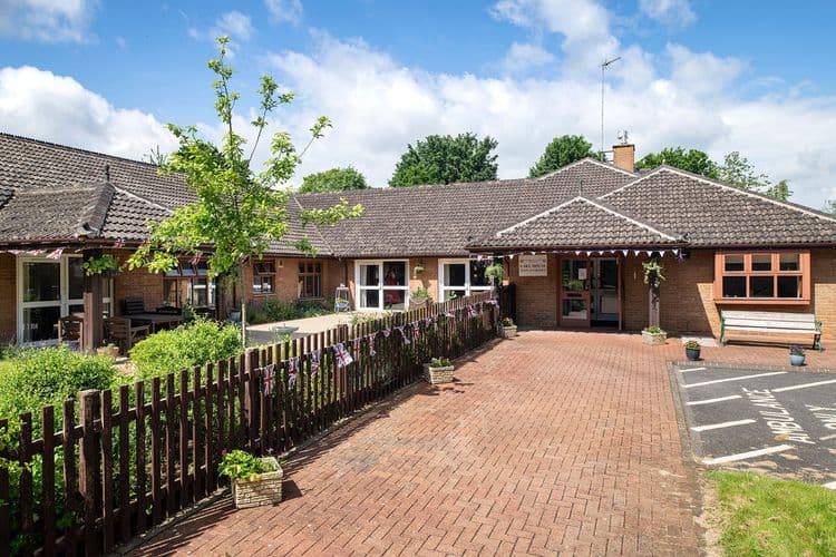 Lake House Care Home, Banbury, OX17 3NG