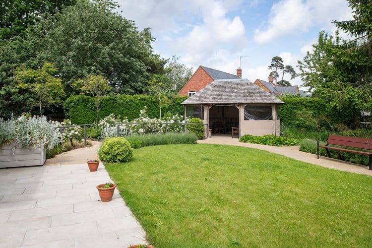 Lake House Care Home, Banbury, OX17 3NG