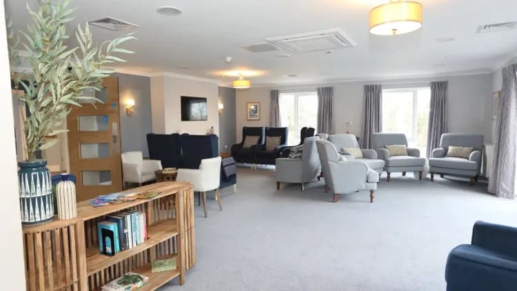 Oakmoor Lodge Care Home, Bushey, WD23 2NN