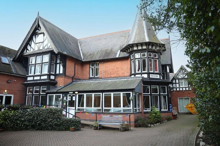 Portland House-main-image