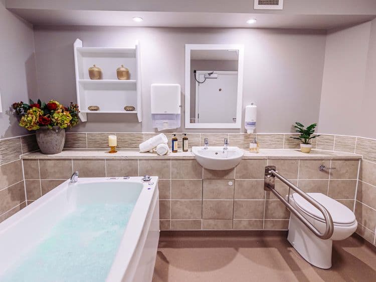 Barchester Healthcare Red Oaks Care Home, Henfield, BN5 9UY