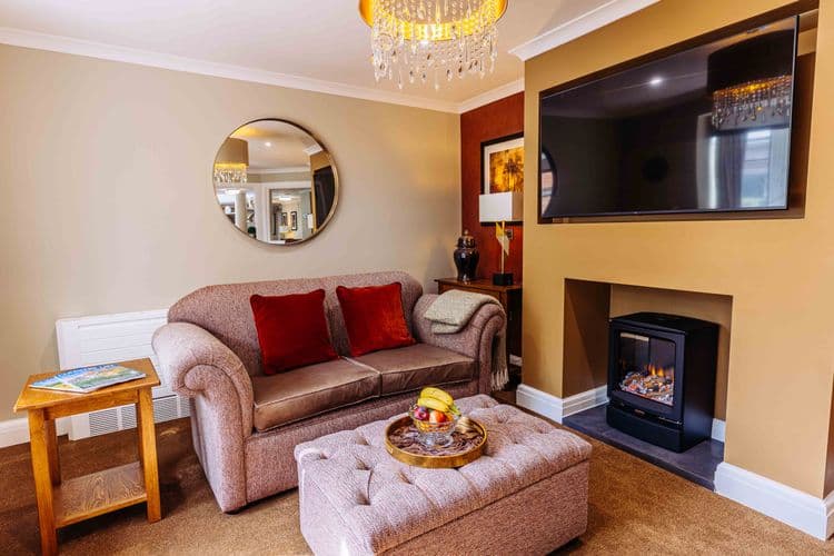 Barchester Healthcare Red Oaks Care Home, Henfield, BN5 9UY