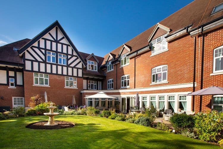 Signature at Weybridge Care Home, Weybridge, KT13 0HY