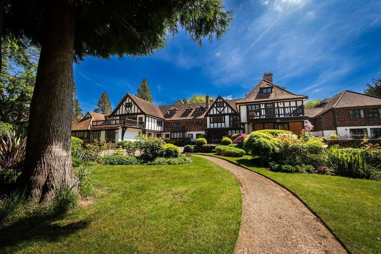 Walton Heath Manor Care Home, Tadworth, KT20 7QT