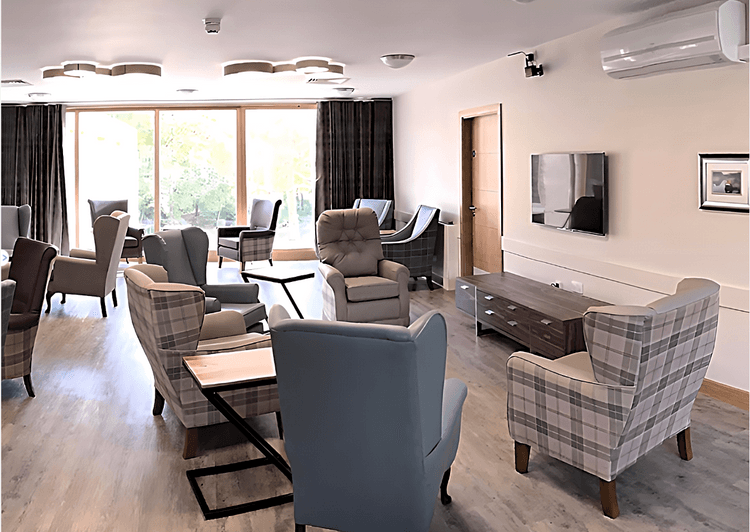 The Lakes Care Home, Northants, NN12 8AQ