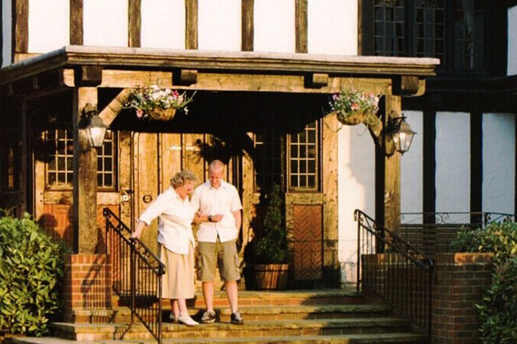 Walton Heath Manor Care Home, Tadworth, KT20 7QT