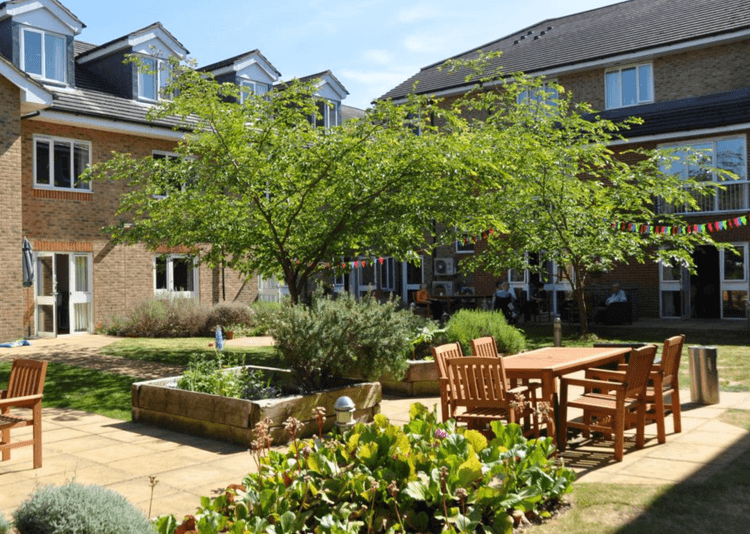 Carlton Court Care Home, Barnet, EN5 2SJ