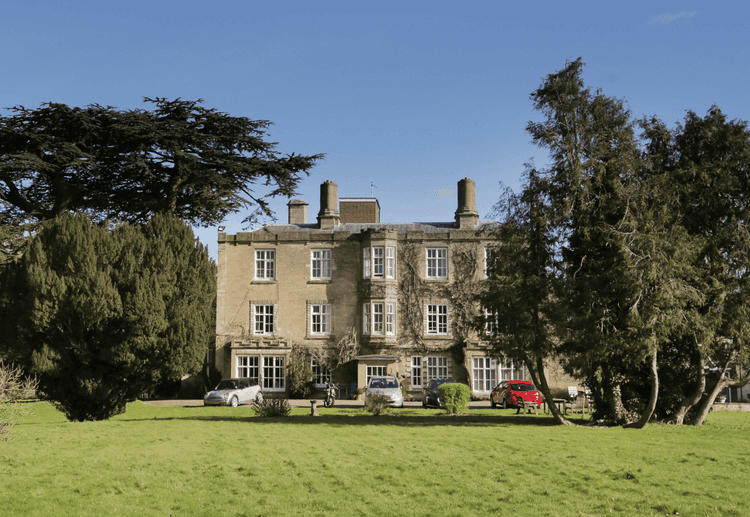 Tickford Abbey-main-image