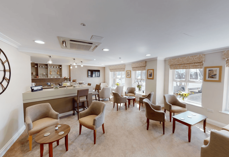 Parris Lawn Care Home, Lewes, BN8 5HH