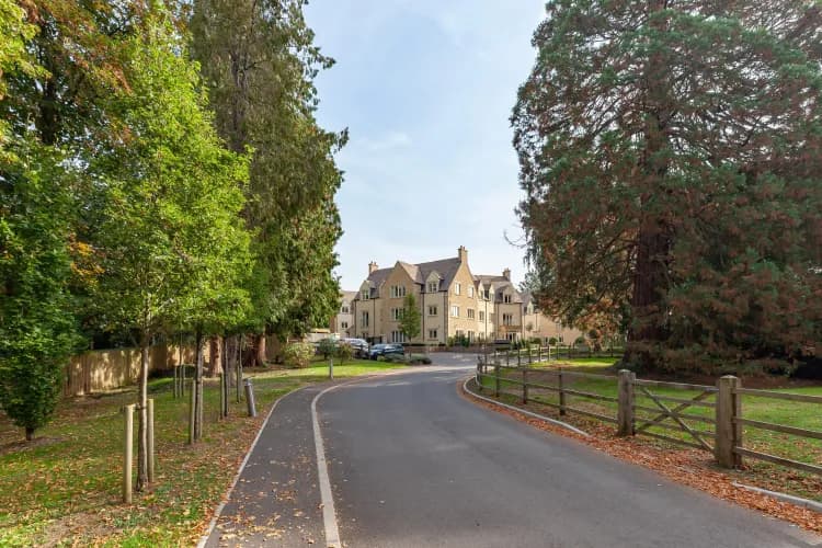 Stratton Court-main-image