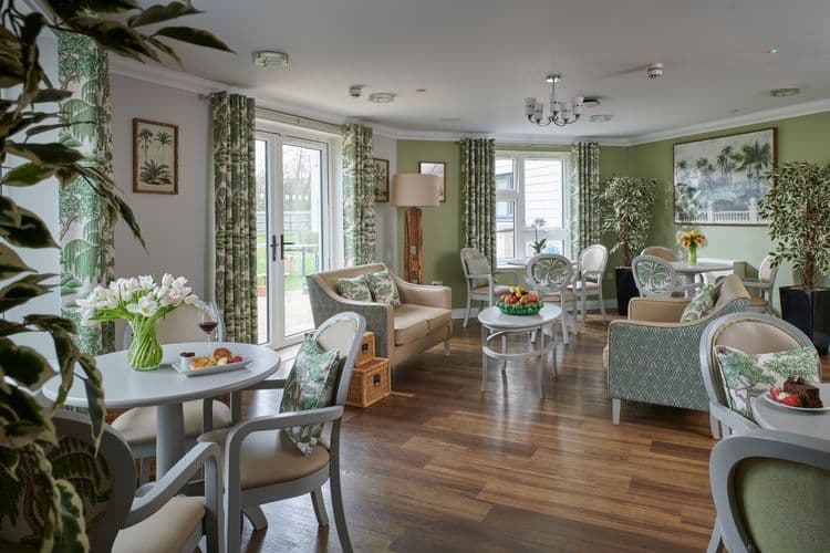 The Lakes Care Centre Care Home, Cirencester, GL7 5TL