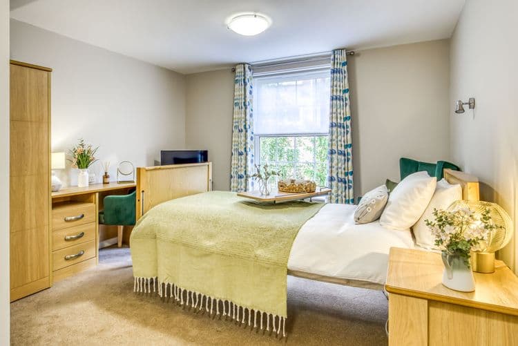 The Lindsay Care Home, Poole, BH13 6AP