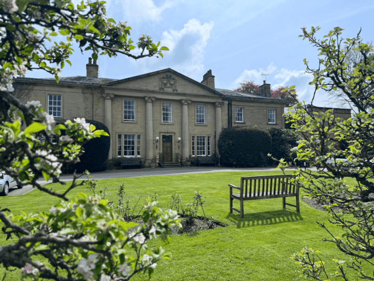 Walton Manor-main-image