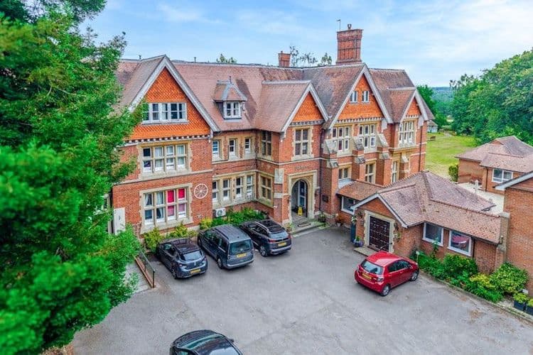 Woodbury House-main-image