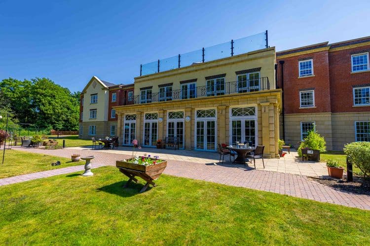 Barchester Healthcare Worplesdon View Care Home, Guildford, GU3 3LQ