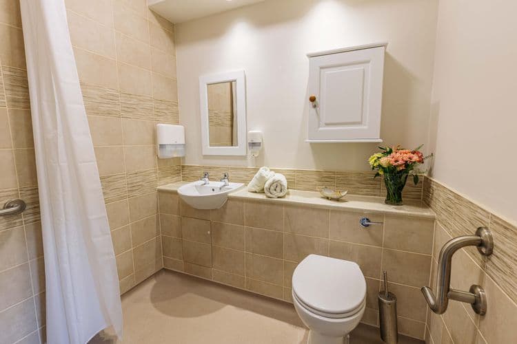 Barchester Healthcare Worplesdon View Care Home, Guildford, GU3 3LQ