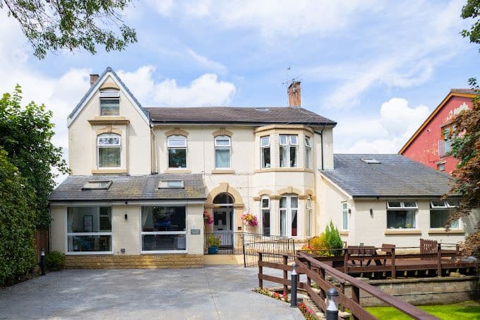 Oldfield Manor-main-image