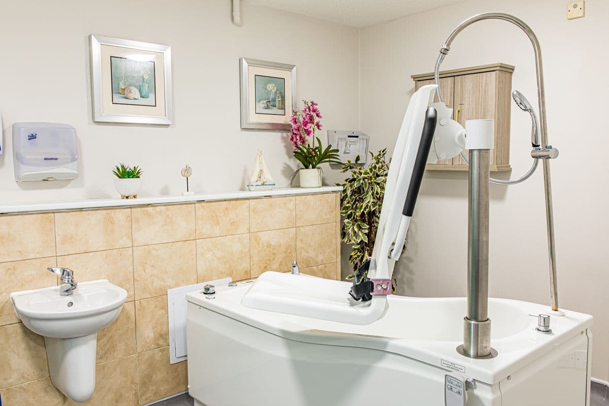 HC-One - Meadowlands care home - 007
