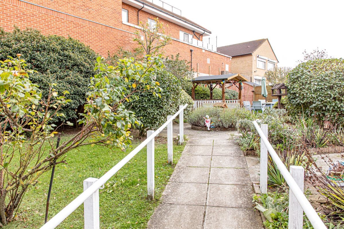 HC-One - The Hornchurch care home - 012