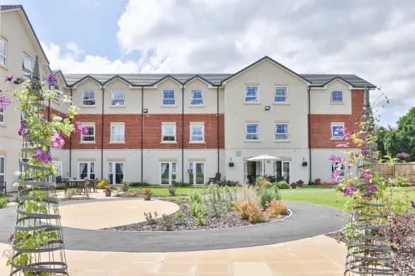 Sandstone Care Group - The Oaks care home - 008