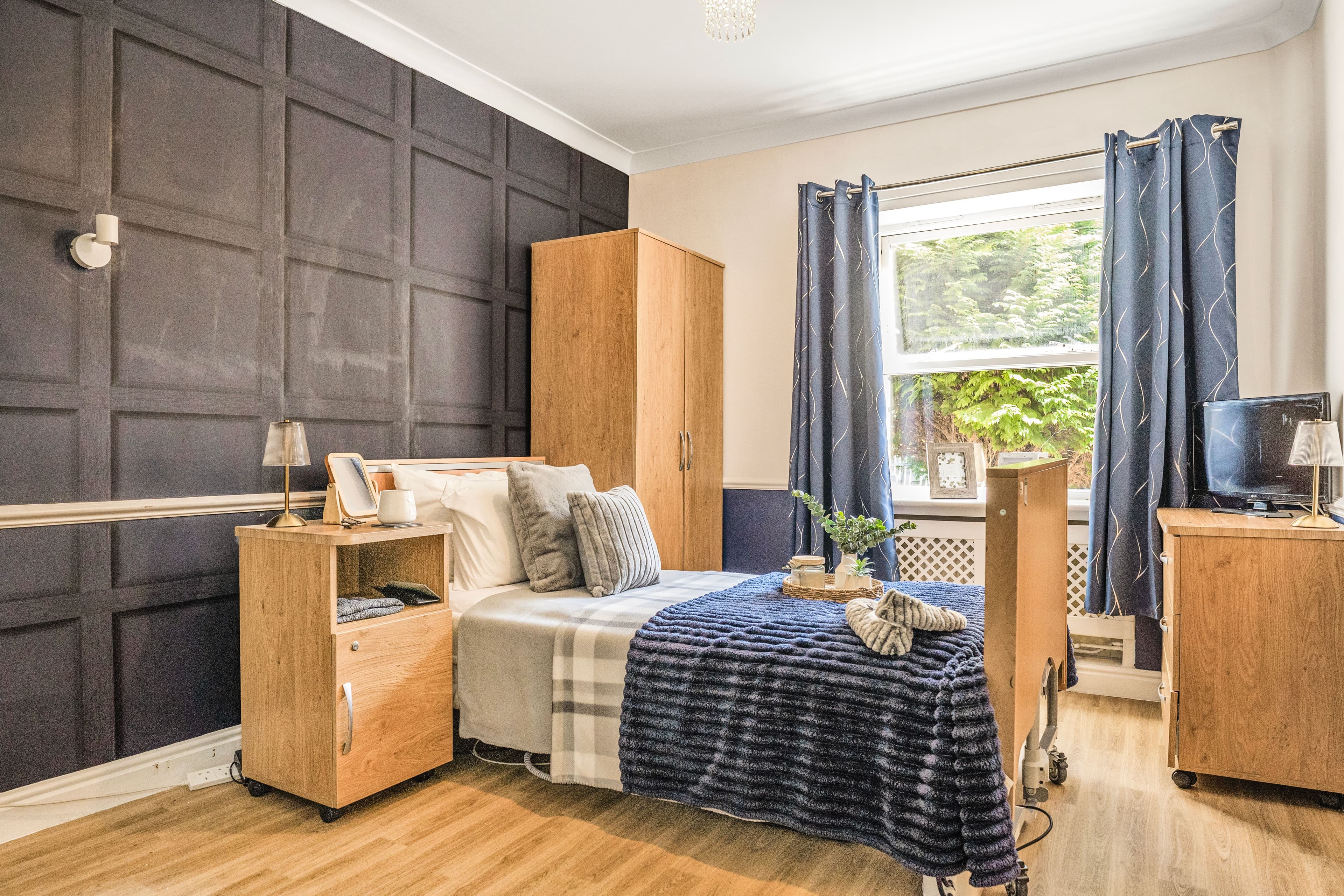 Harbour Healthcare - Bentley Manor care home - 011