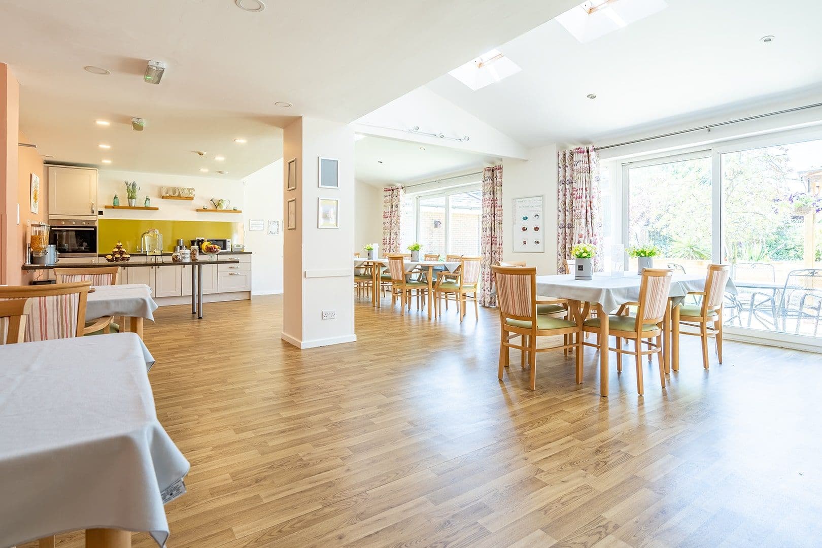 Pressbeau - Rosalyn House care home - 005
