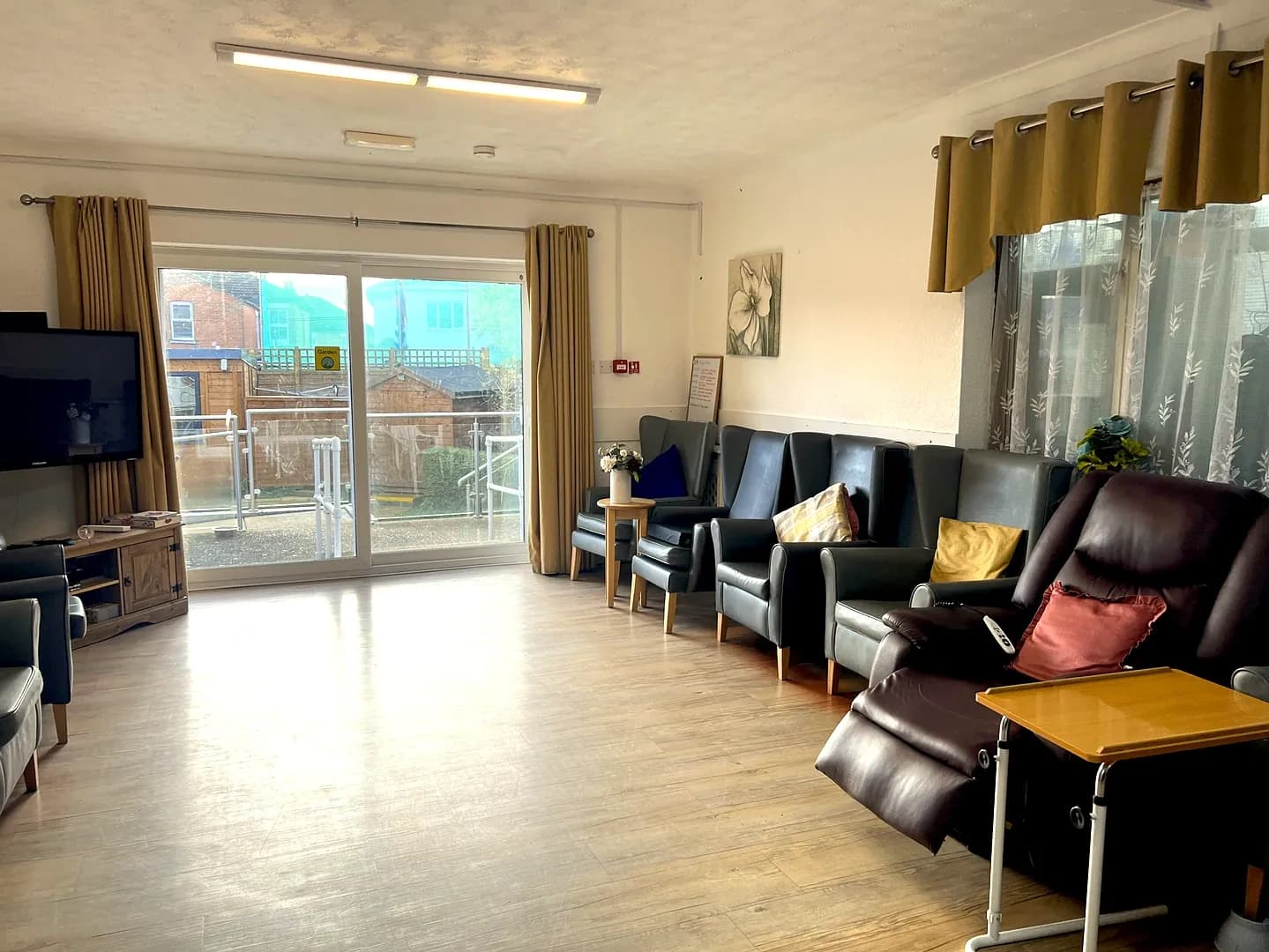 Independent Care Home - White Lodge care home 3